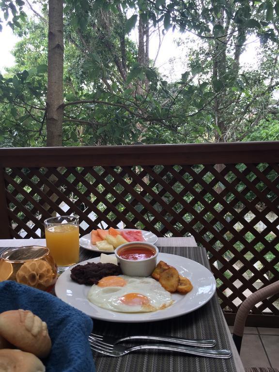 In & Out Hotel (Adults Only) Guatemala City Екстериор снимка